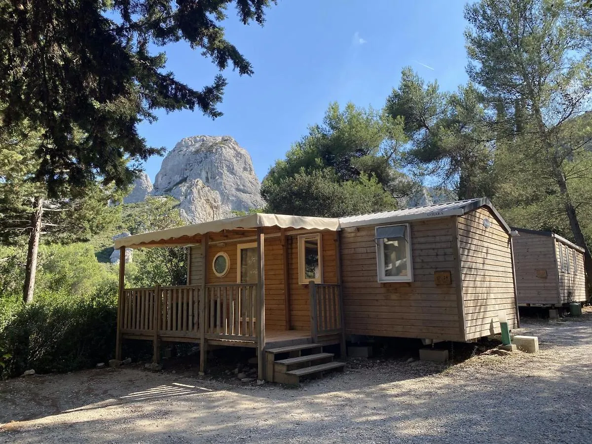 Camping De La Vallee Heureuse Orgon 3*,  Γαλλία