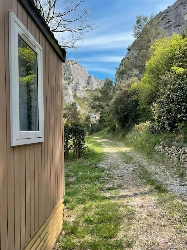 Villa Camping De La Vallee Heureuse Orgon Frankreich