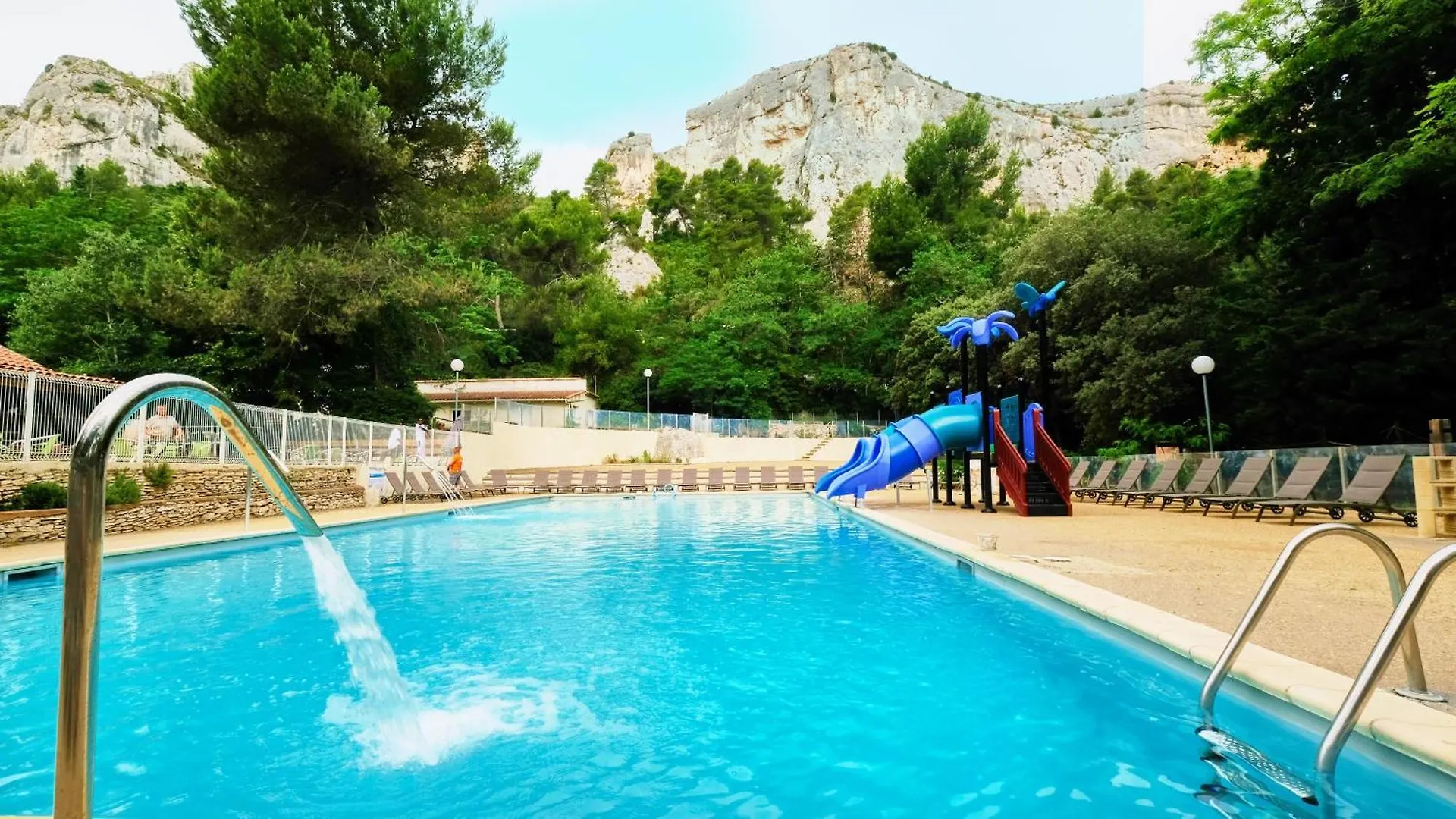 Campingplatz Villa Camping De La Vallee Heureuse Orgon