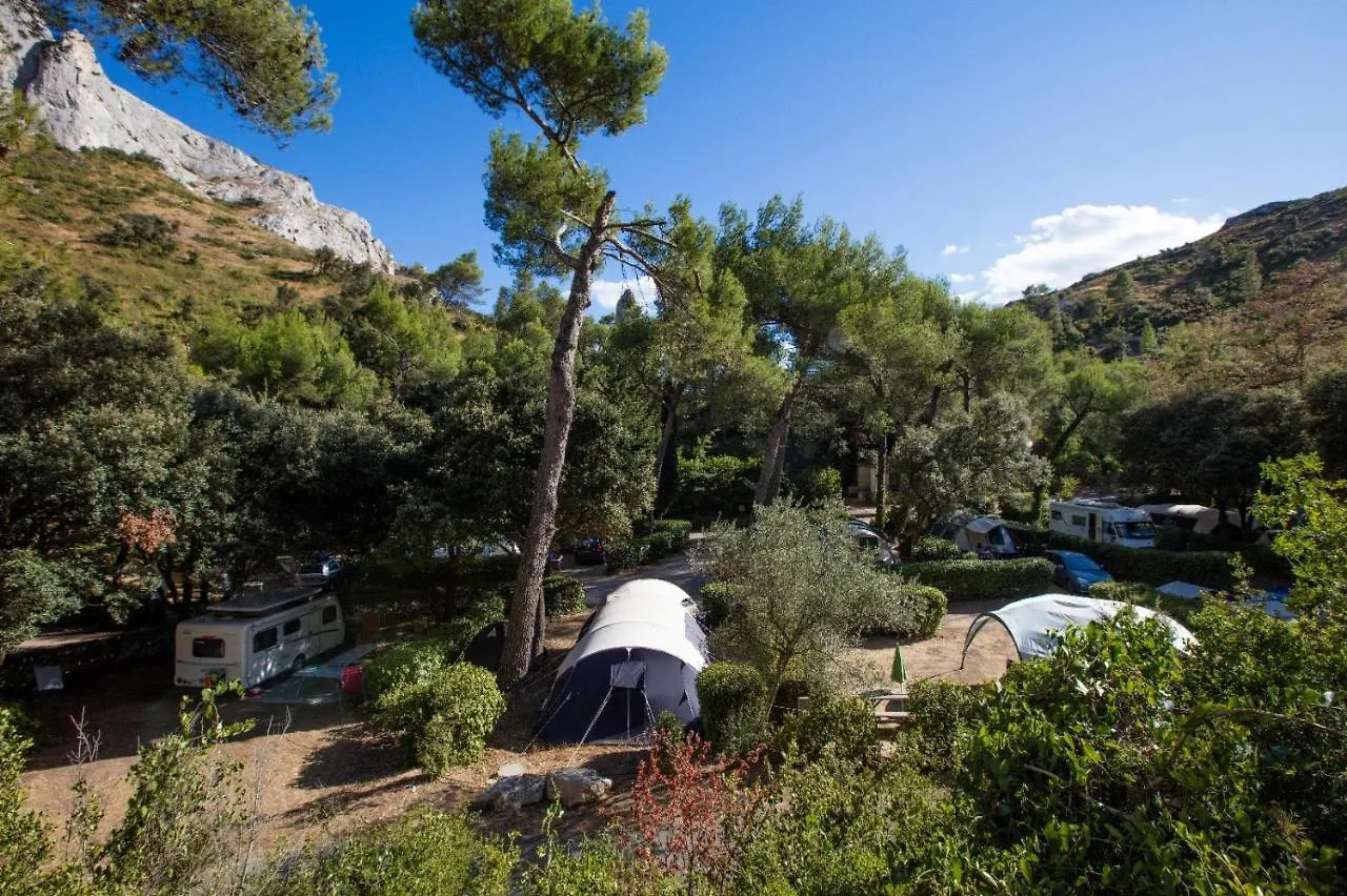Campingplatz Villa Camping De La Vallee Heureuse Orgon